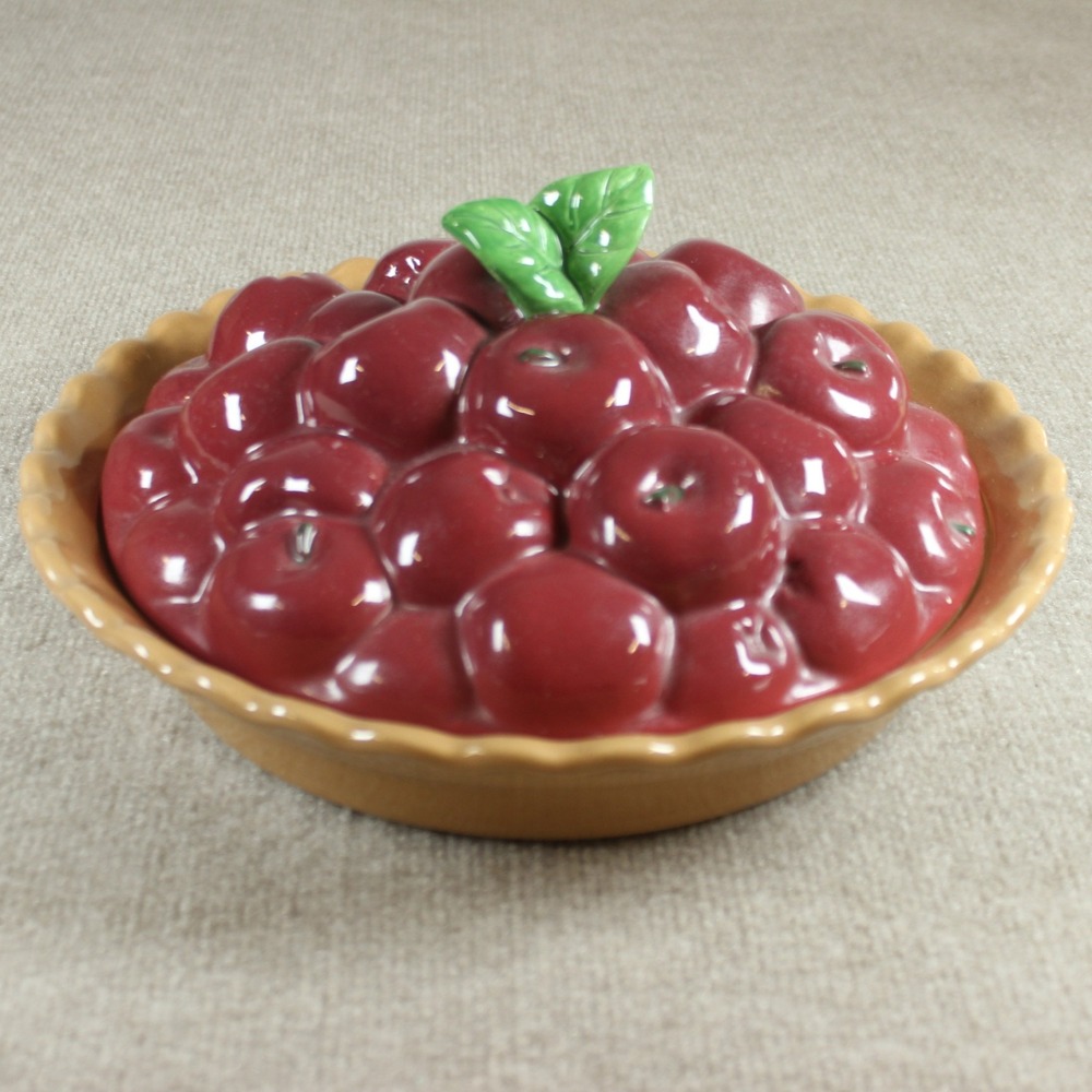 Treasure Craft Ceramic Apple Pie Dish Covered Baker Vintage USA Red Tan 10.5in
